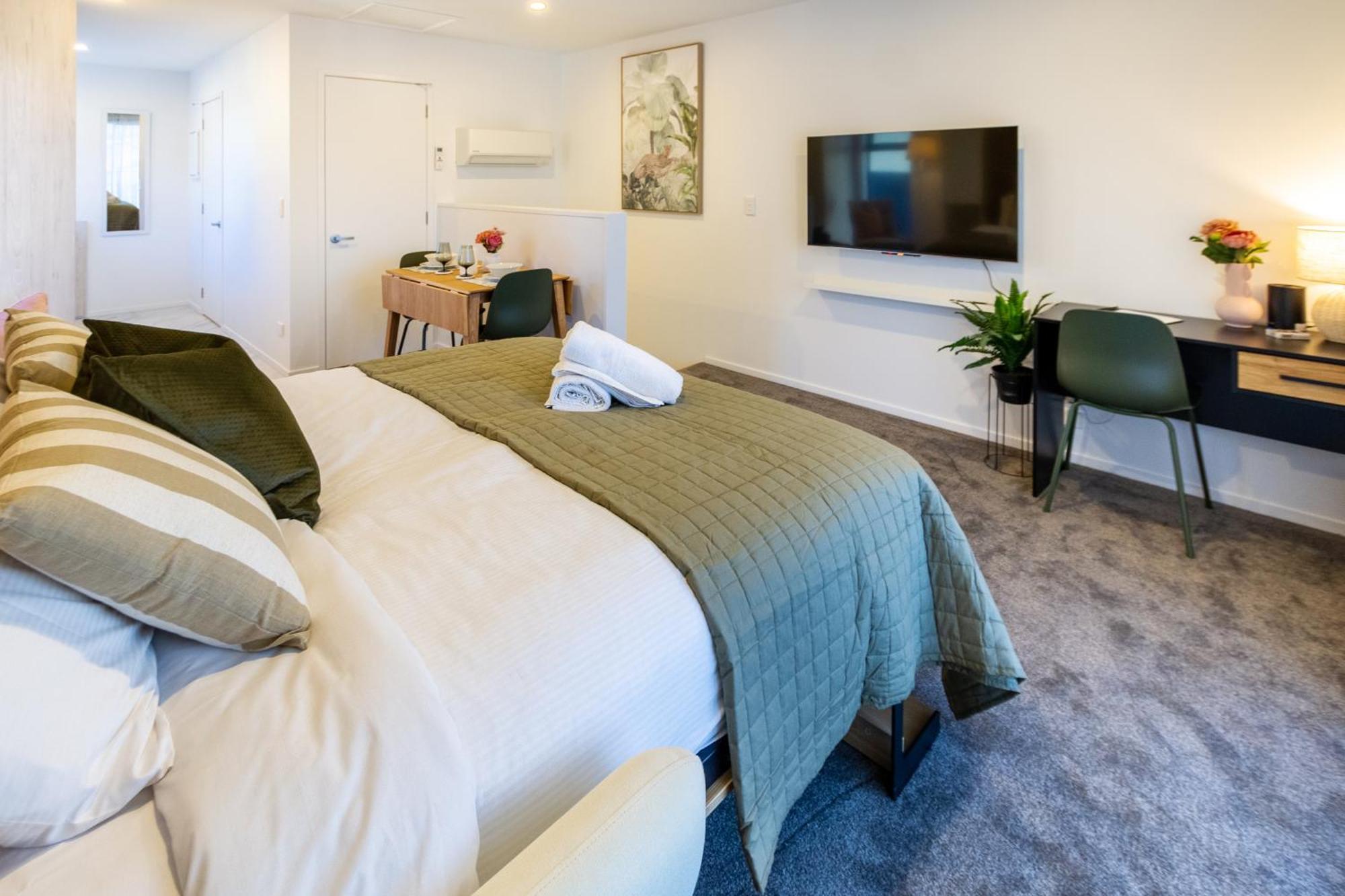 Luxury Studio With Balcony - Close To Supermarket Christchurch Luaran gambar