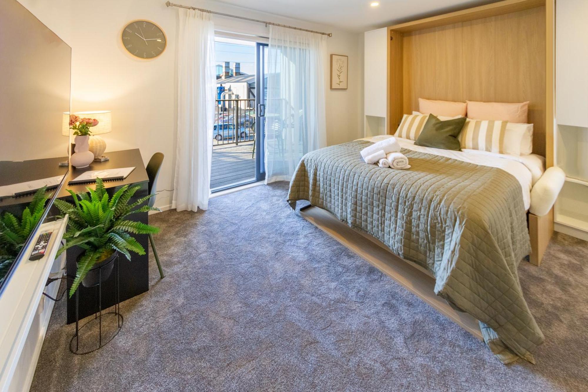 Luxury Studio With Balcony - Close To Supermarket Christchurch Luaran gambar