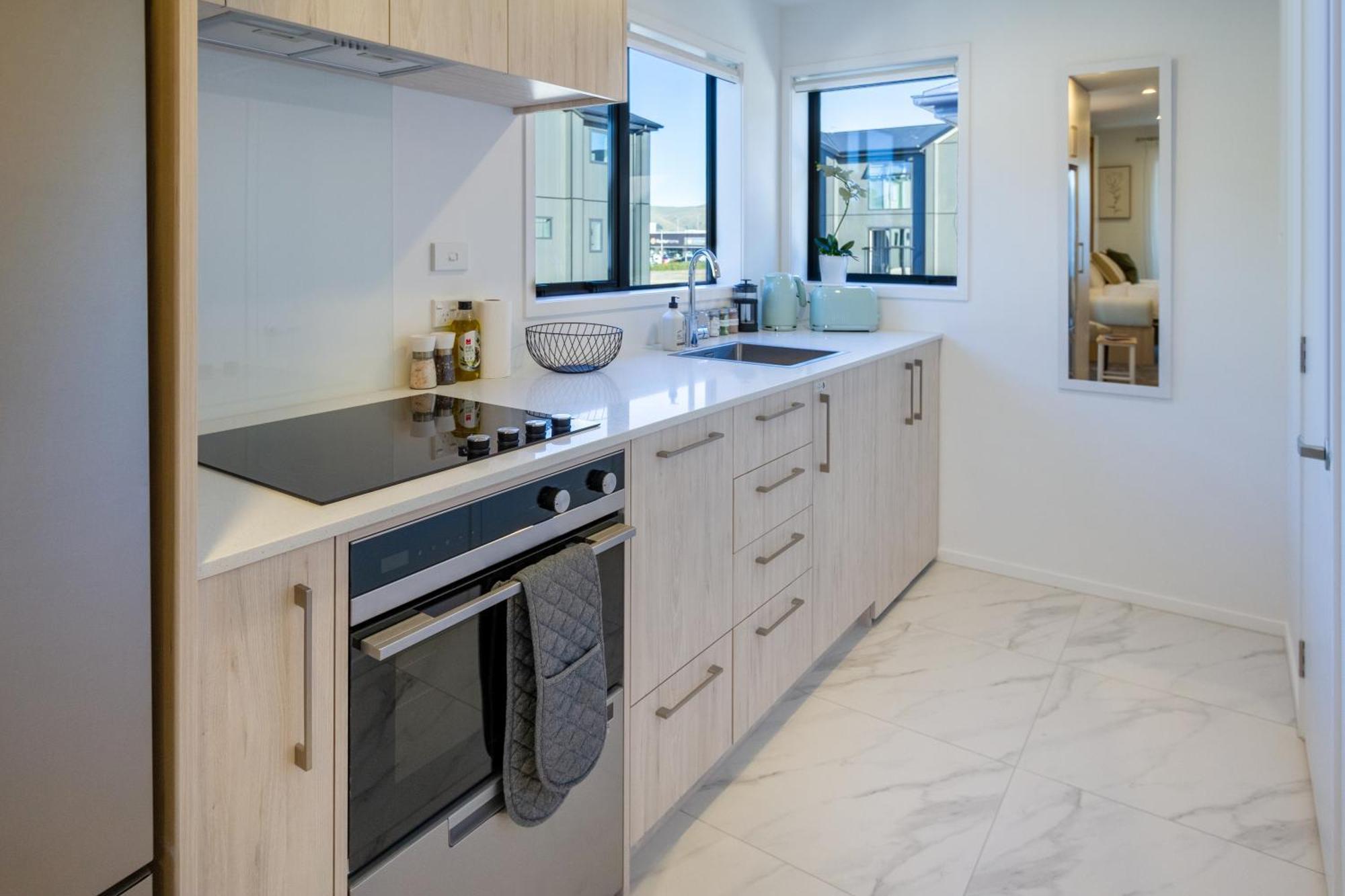 Luxury Studio With Balcony - Close To Supermarket Christchurch Luaran gambar