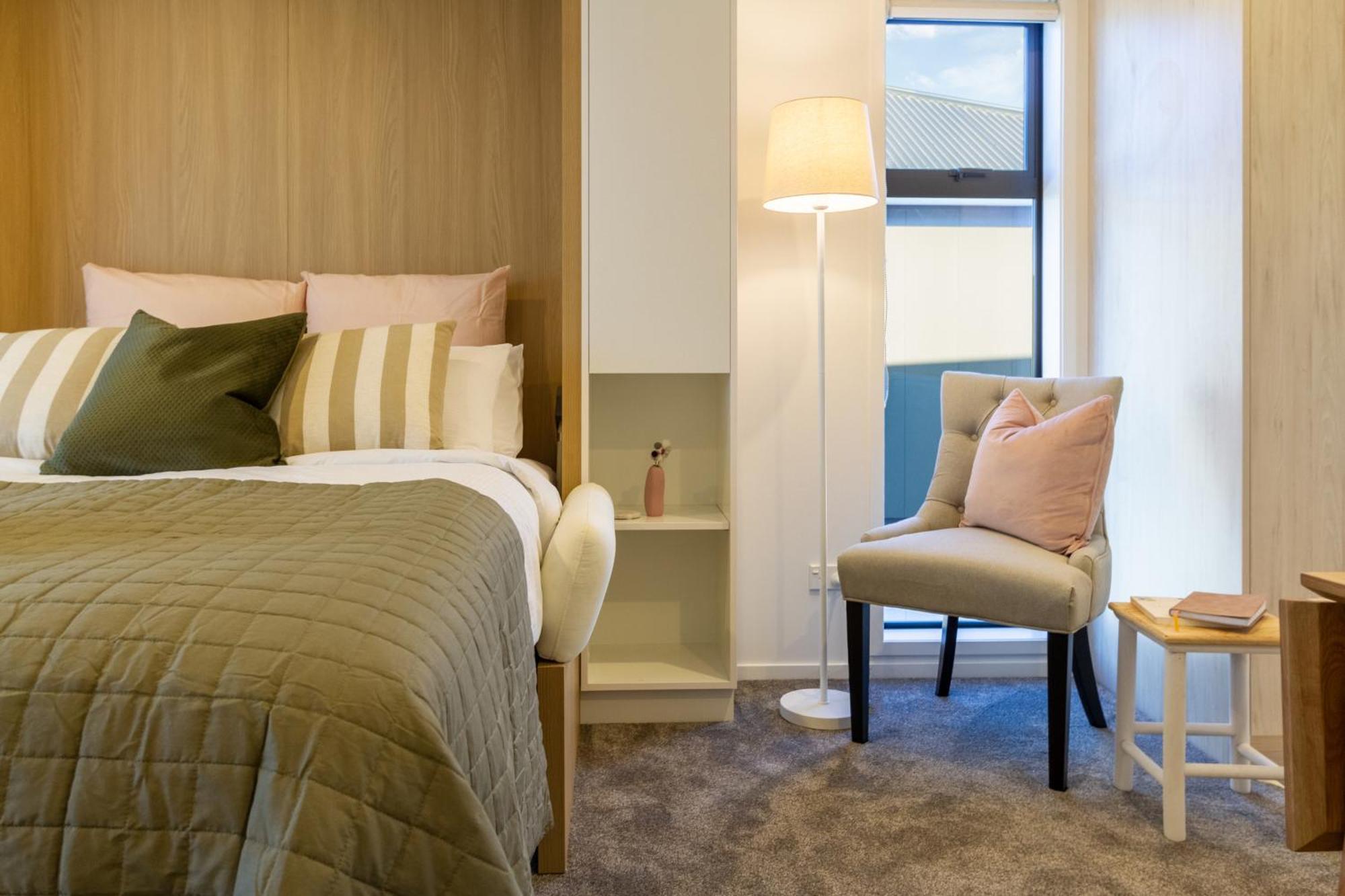 Luxury Studio With Balcony - Close To Supermarket Christchurch Luaran gambar
